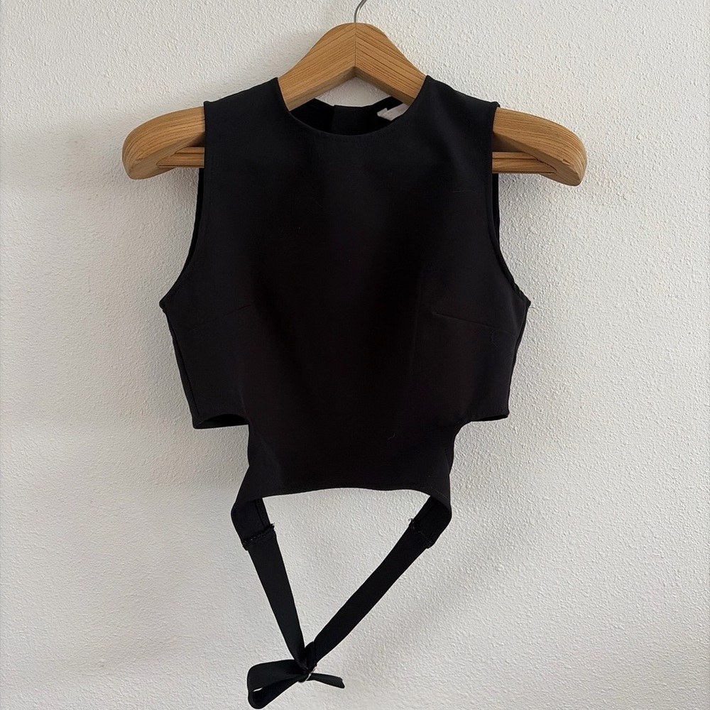 Zara | Black Sleeveless Crop Top